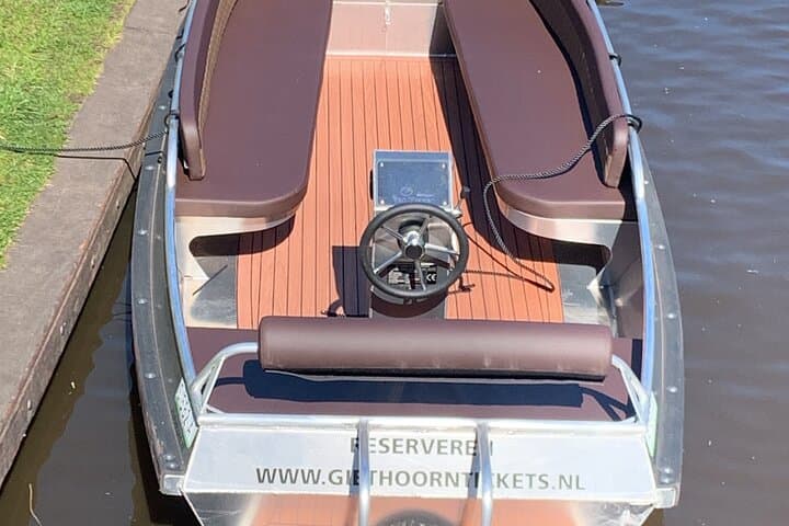Private tour to the Zaanse Windmills and Giethoorn from Amsterdam