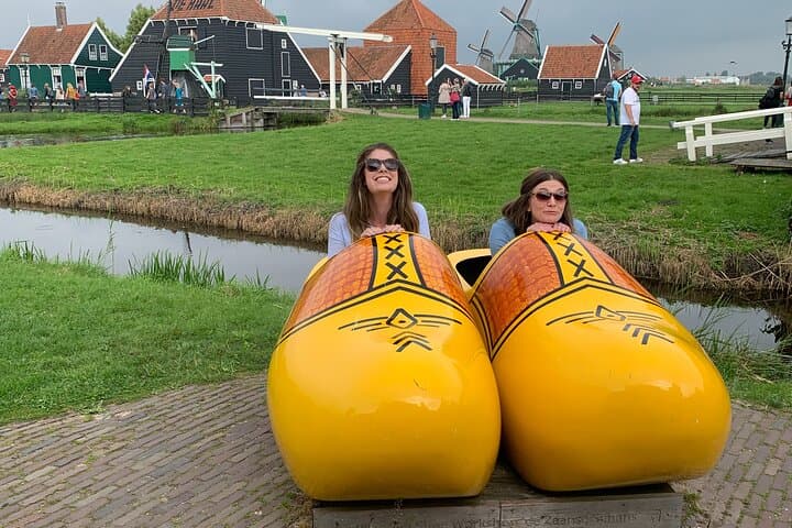 Private tour to the Zaanse Windmills and Giethoorn from Amsterdam