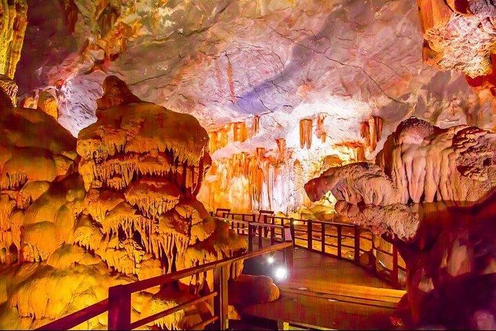 Halong Bay Day Cruise Trip: Thien Cung Cave & kajakpaddling