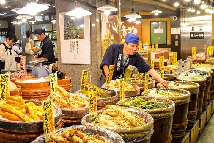 専門ガイドによる京都錦市場グルメツアー
