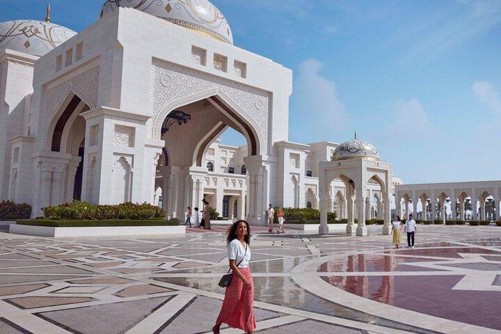 Visita guiada compartilhada de dia inteiro a Abu Dhabi