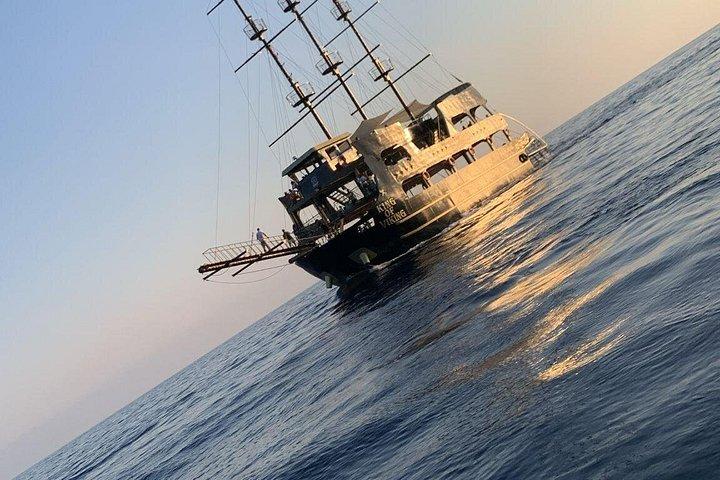 アラニヤのキング・オブ・バイキング・オールインクルーシブ・ボートツアー