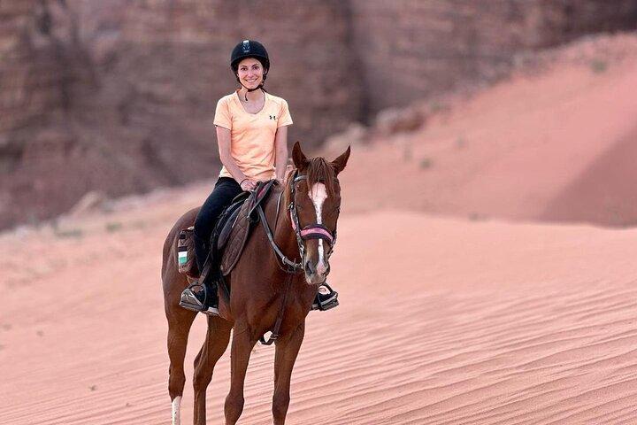Paseo a caballo de 2 horas en Wadi Rum.