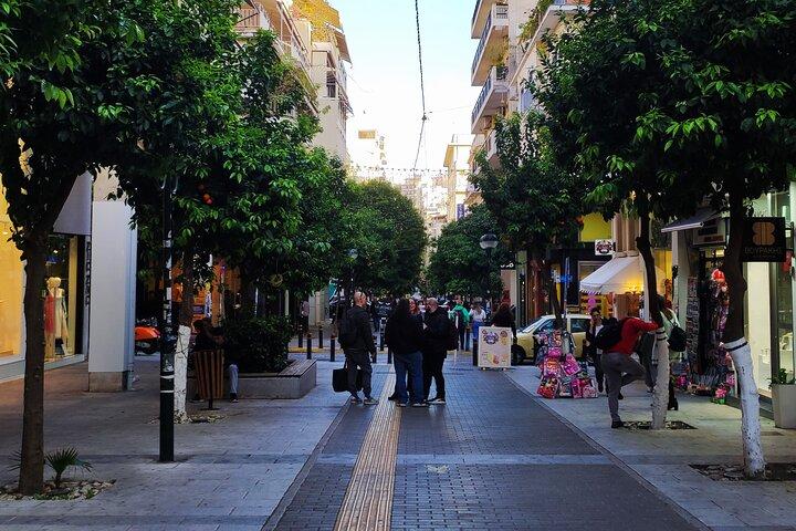 Paseo por el puerto de la ciudad de Atenas, El Pireo