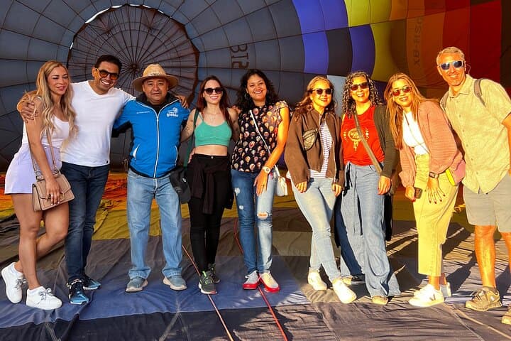 Balloon Flight in Teotihuacan + La Gruta Experience