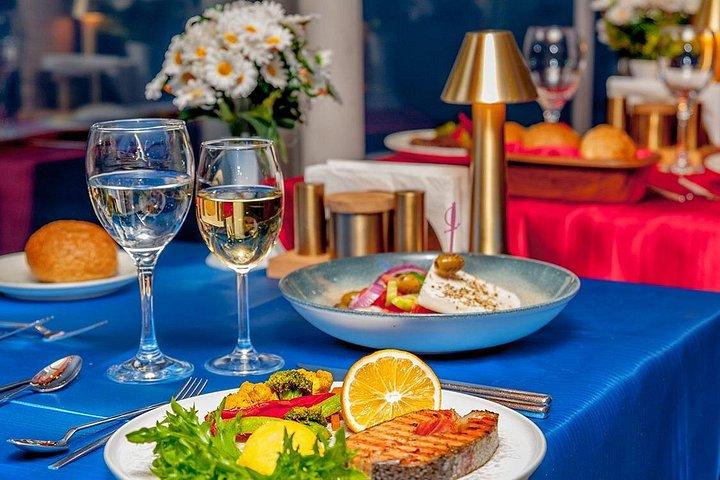 Istanbul Bosphorus Dinner Cruise with Entertainment and Upgrades