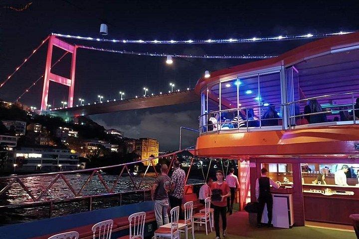 Istanbul Bosphorus Dinner Cruise with Entertainment and Upgrades