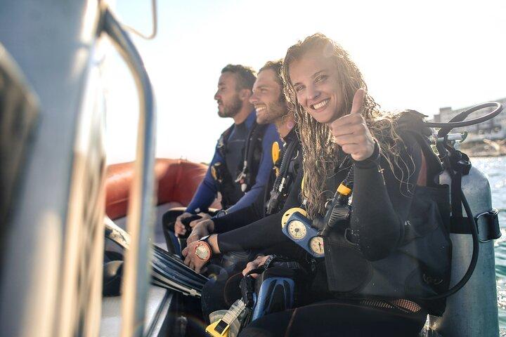 ボートからカウアイ島でスキューバダイビングに挑戦：経験不要