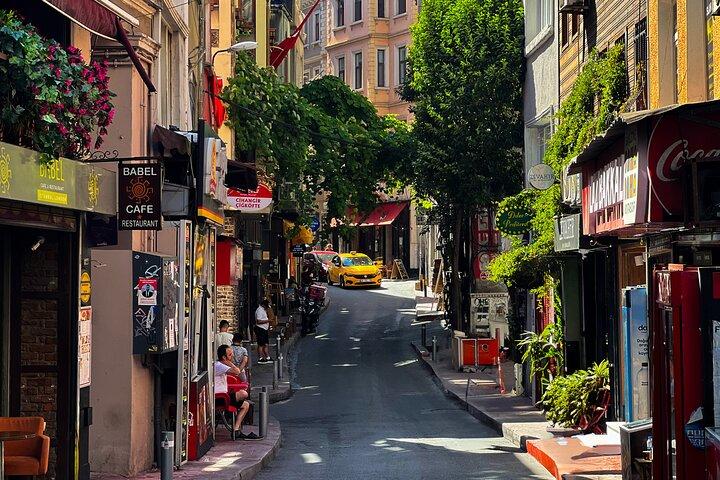 Strolling Through Istanbul's Artistic Streets
