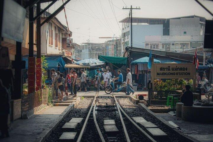Tour Privado ao Mercado de Trem Maeklong e Mercado Flutuante