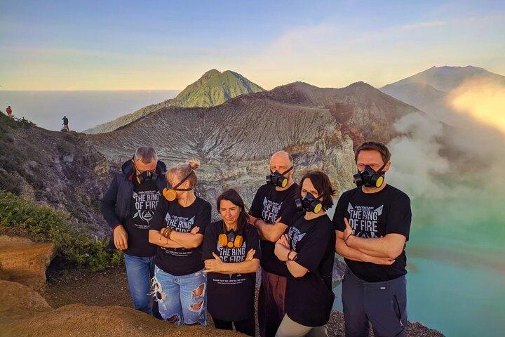 4D3N Ijen Crater, Papuma Beach, Tumpak Sewu Waterfal & Mount Bromo