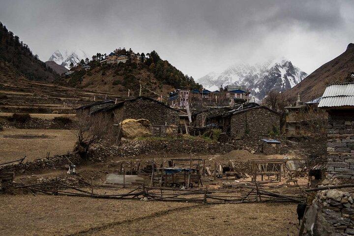 Trilha pelo Circuito Manaslu - 15 Dias