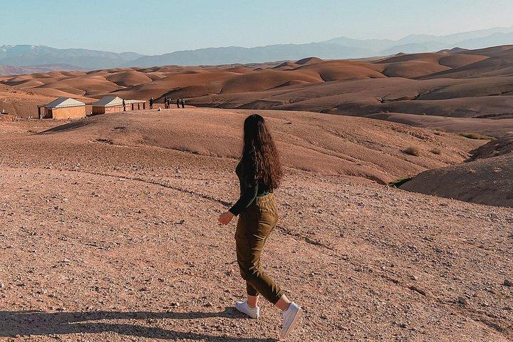 Sunset Camel Ride & Dinner med show i Agafay Desert