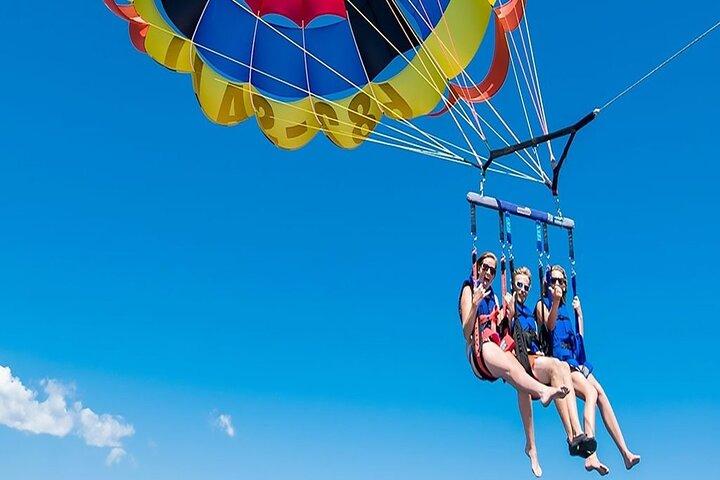 Hurghada: Red Sea Parasailing with Private Transfers