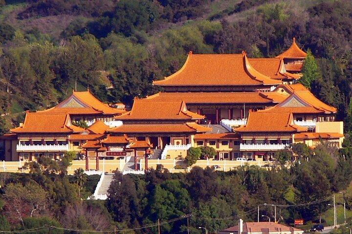 Mandir & Buddhistische Tempeltour mit indischem Mittagessen & Chinesischem Tee