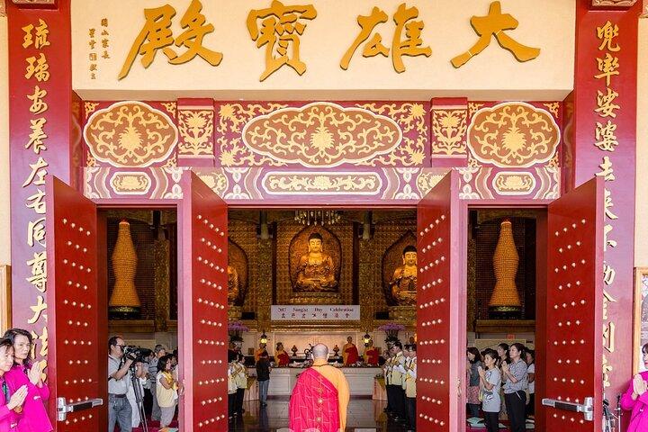 Mandir & Buddhistische Tempeltour mit indischem Mittagessen & Chinesischem Tee