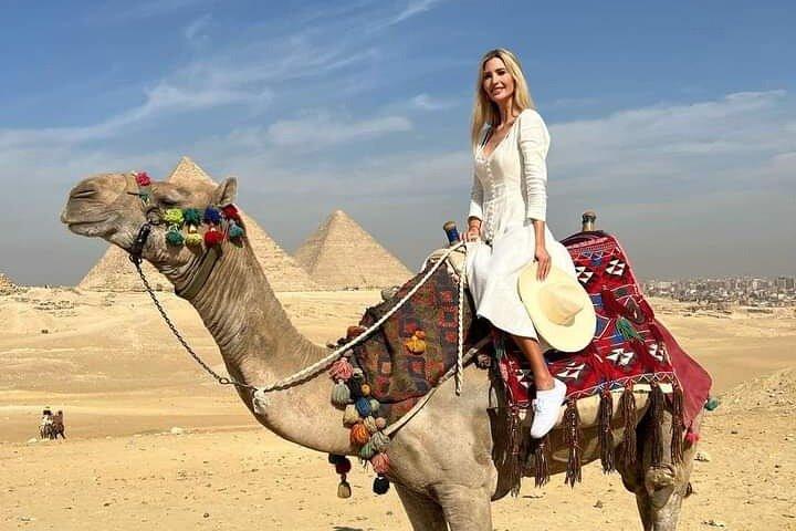 Da Sharm El Sheikh: tour privato di un'intera giornata al Cairo in volo