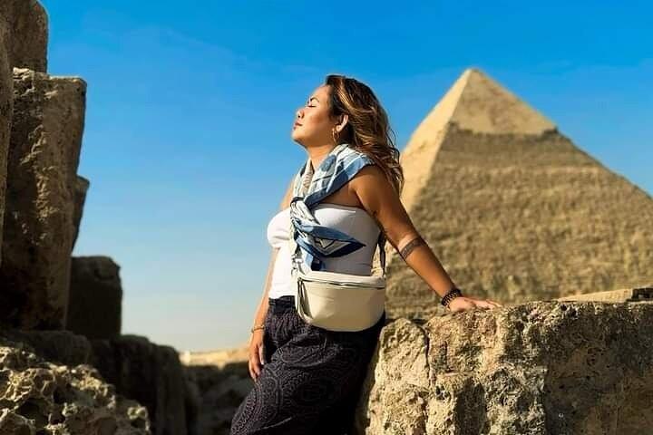Da Sharm El Sheikh: tour privato di un'intera giornata al Cairo in volo