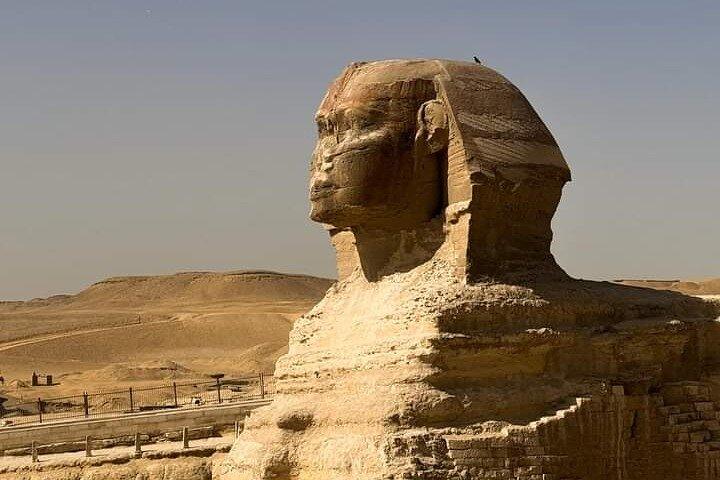 Da Sharm El Sheikh: tour privato di un'intera giornata al Cairo in volo