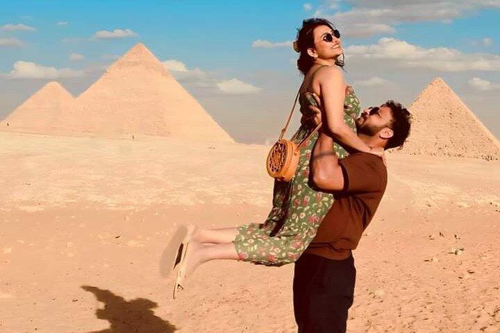 Da Sharm El Sheikh: tour privato di un'intera giornata al Cairo in volo