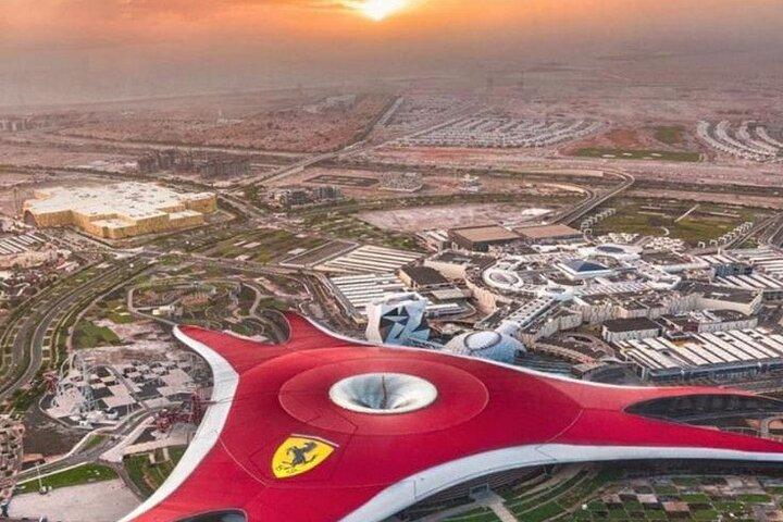 Ferrari World & National Aquarium Tour + Trasporto Opzionale