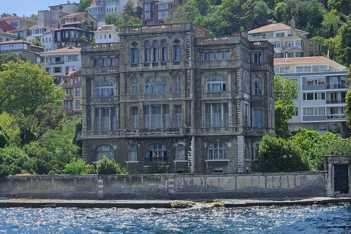 Experience Istanbul: Scenic Bosphorus Cruise with Lunch&Breakfast