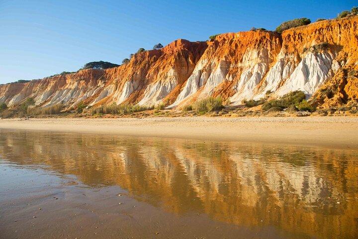 リスボン発ベナギル洞窟ボートツアー付きアルガルヴェプライベート日帰り旅行