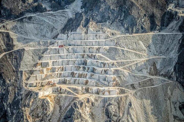 Pela Toscana: Mármores de Carrara, Pisa e Lucca