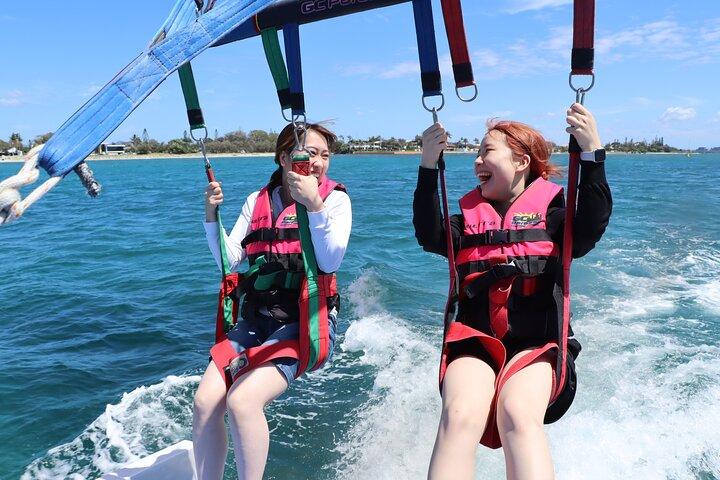 Gold Coast Parasailing – Tandem e voli tripli