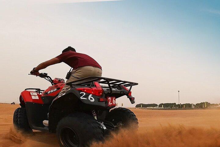 Quadrijden en duinbuggy Dubai