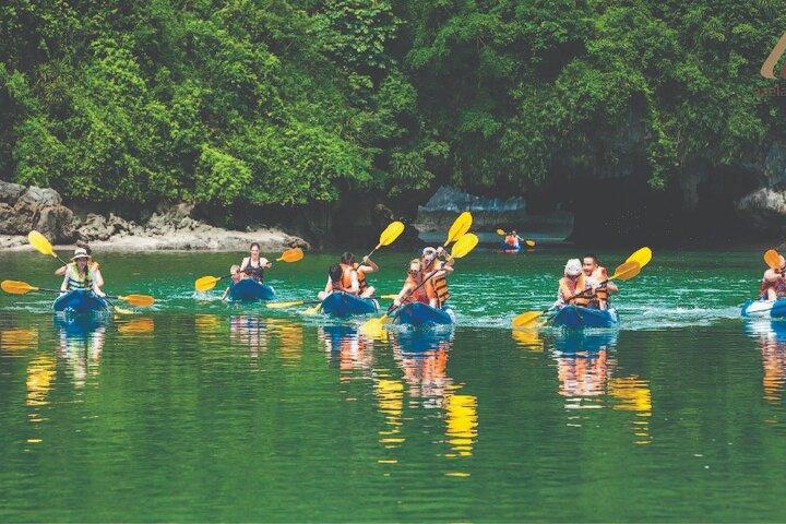 2 dage 1 nat i Lan Ha Bay Cruise og Ha Long Bay Kajakroning