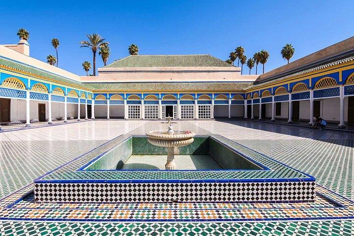Tour privato di Marrakech : Palazzo Bahia, Tombe Saadiane e Suk