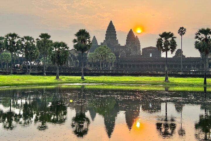 Angkor Sunrise E-Bike Tour with Lunch Included