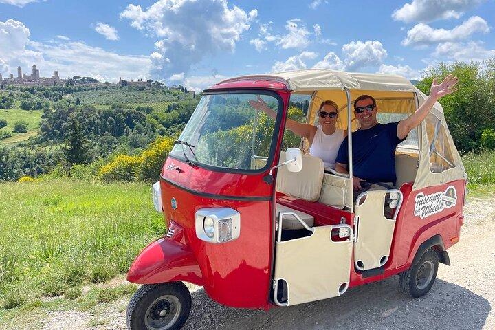 Vanuit Florence : Toscane Tuk Tuk met lunch, wijn & San Gimignano