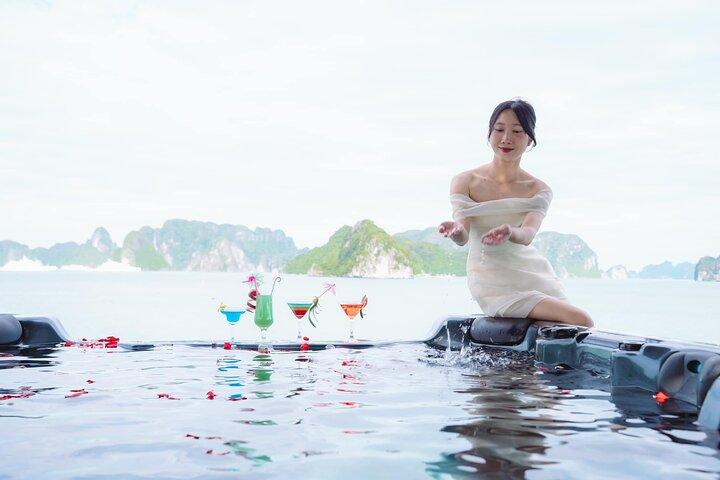 MEILLEURE VENTE - Croisière d'une journée à Halong 5 étoiles : déjeuner buffet et jacuzzi
