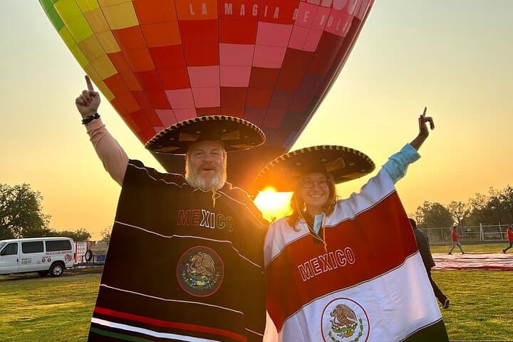 Unforgettable Balloon Flight + Tour of Teotihuacan