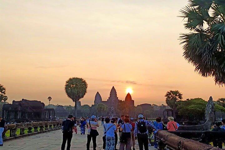 Angkor Wat Sunrise Tour with Small - Group and Guide tours