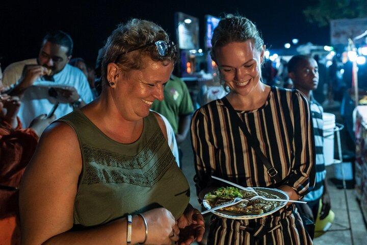 Sansibar: Stone Town Nachttour, Darajani Markt nach Forodhani