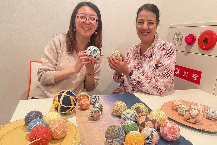 日本語の手芸手まり刺繍ボールを作ろう