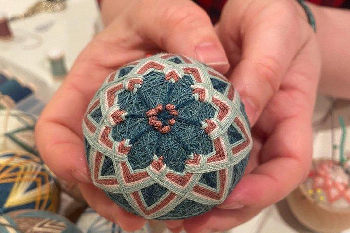 日本語の手芸手まり刺繍ボールを作ろう