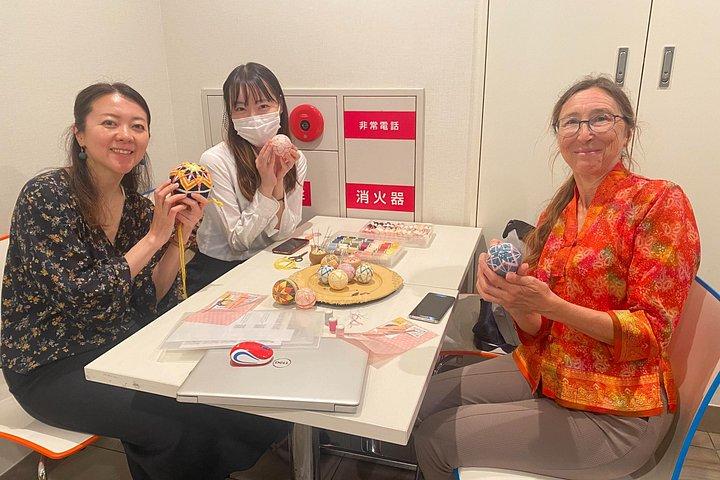 日本語の手芸手まり刺繍ボールを作ろう