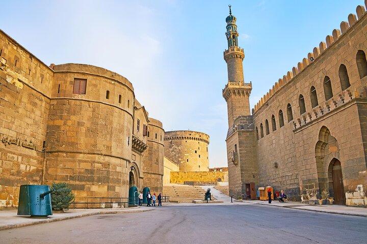 Visita guiada al antiguo Cairo con almuerzo.