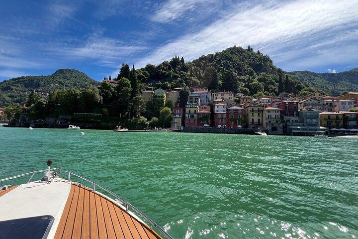 Tour privado en barco desde Varenna en el lago de Como