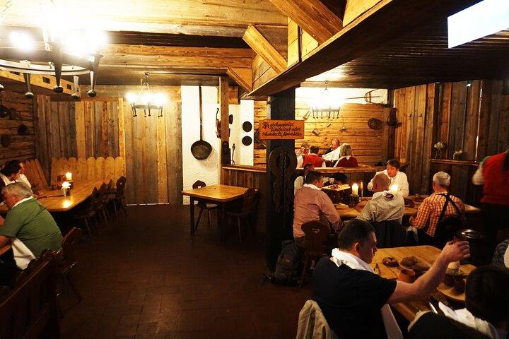Jantar com espetáculo de cavaleiros medievais e música ao vivo em Munique