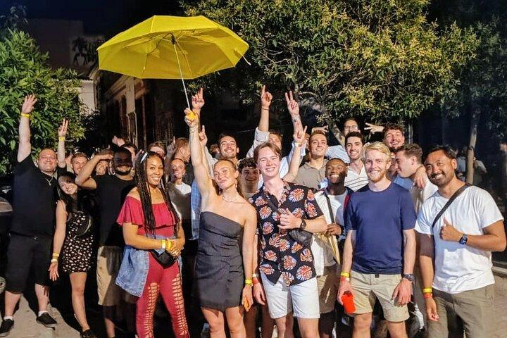 Athens Party Pub Crawl w / 1 hora de barra libre y discoteca VIP Acceso