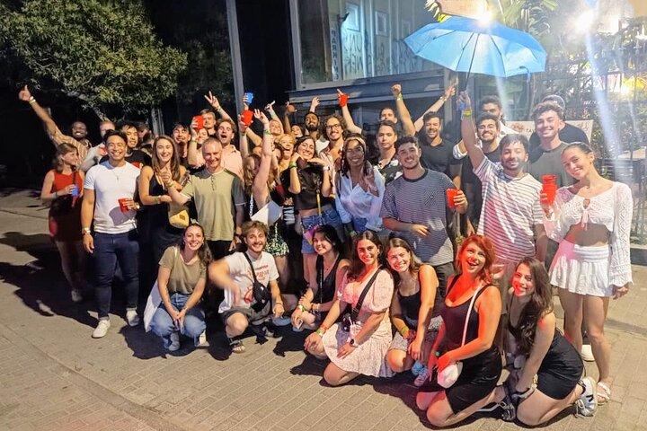 Athens Party Pub Crawl w / 1 hora de barra libre y discoteca VIP Acceso