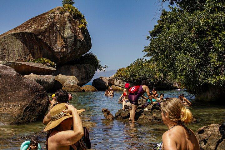 Trindade Fishing Village, Beach Trek e Snorkeling Tour da Paraty