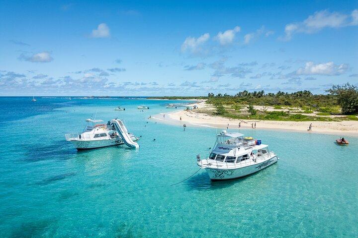 All Inclusive Schnorchel- und Rutschenboottour : Icacos oder Vieques