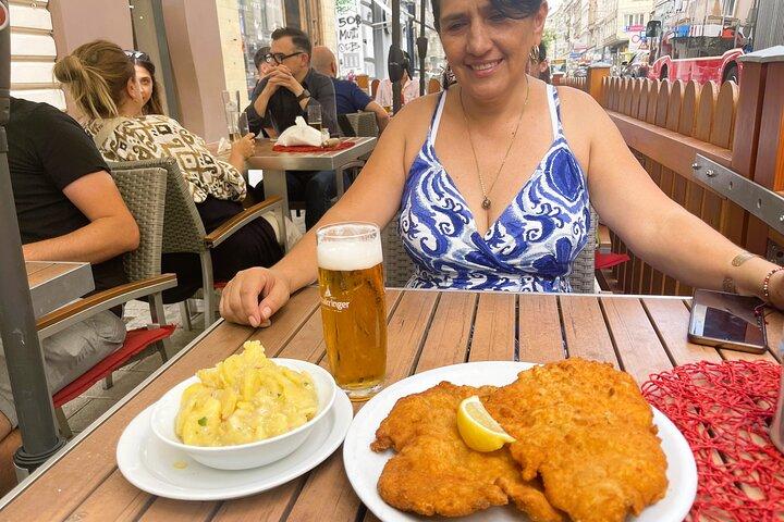 少人数グループ向けウィーンの隠れた名所を巡るグルメ試食ツアー
