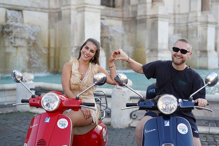 RomeIsMyLove プロ写真チームによるローマのベスパ スクーター ツアー